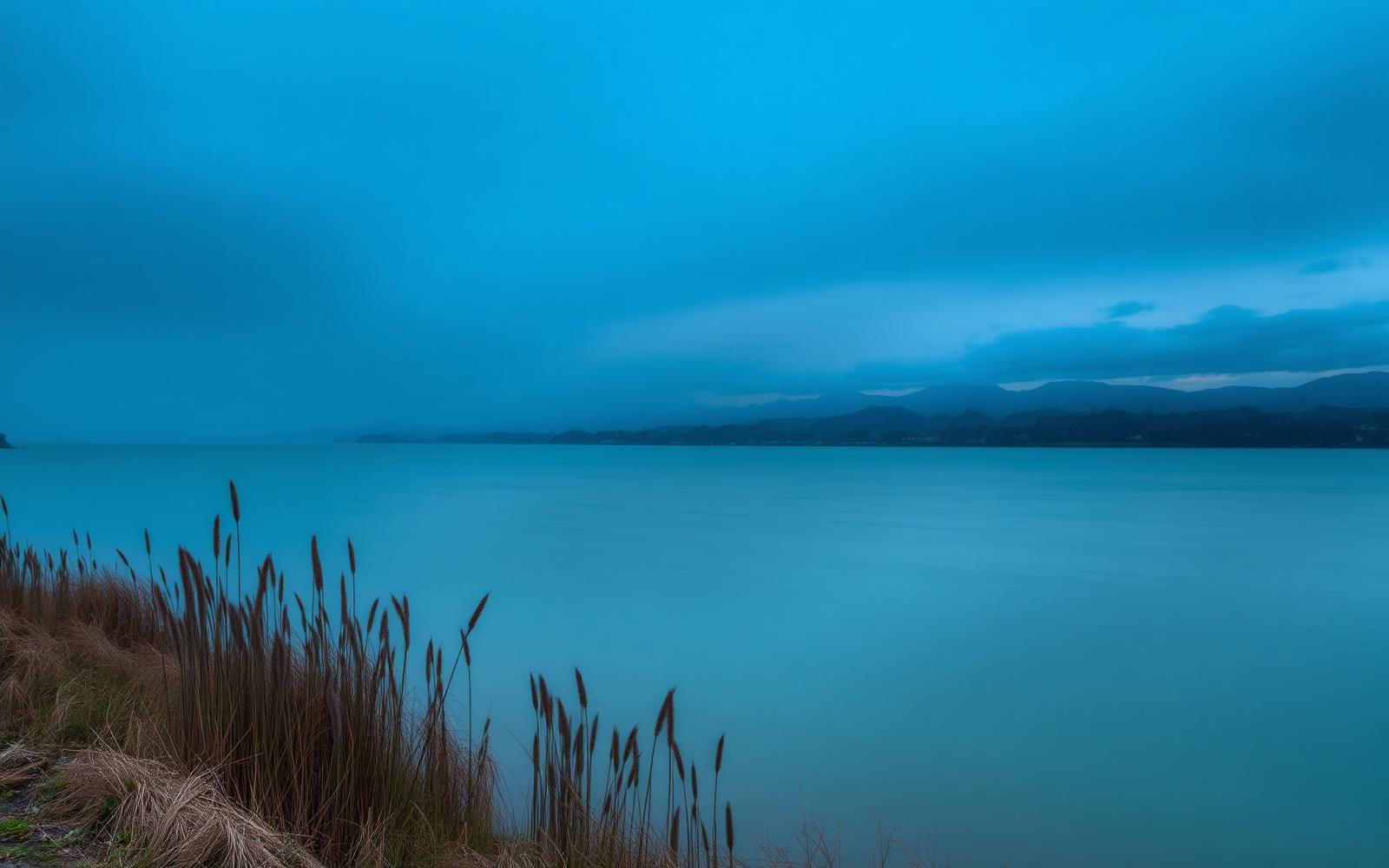 A Balaton partja alkonyatkor
